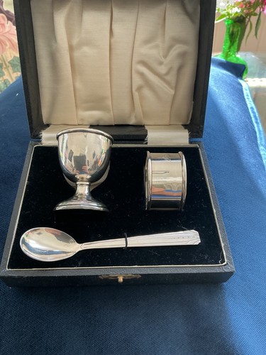Art deco eierbecher set - art, set.
