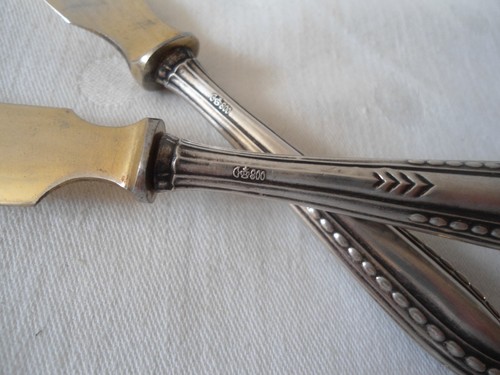 Buttermesser und käsemesser - und,